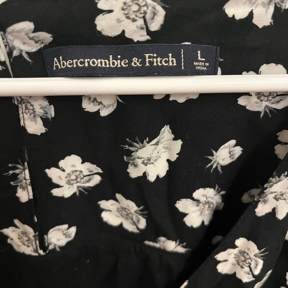 Abercrombie & Fitch Black Floral Romper Size Large - Picture 7 of 8